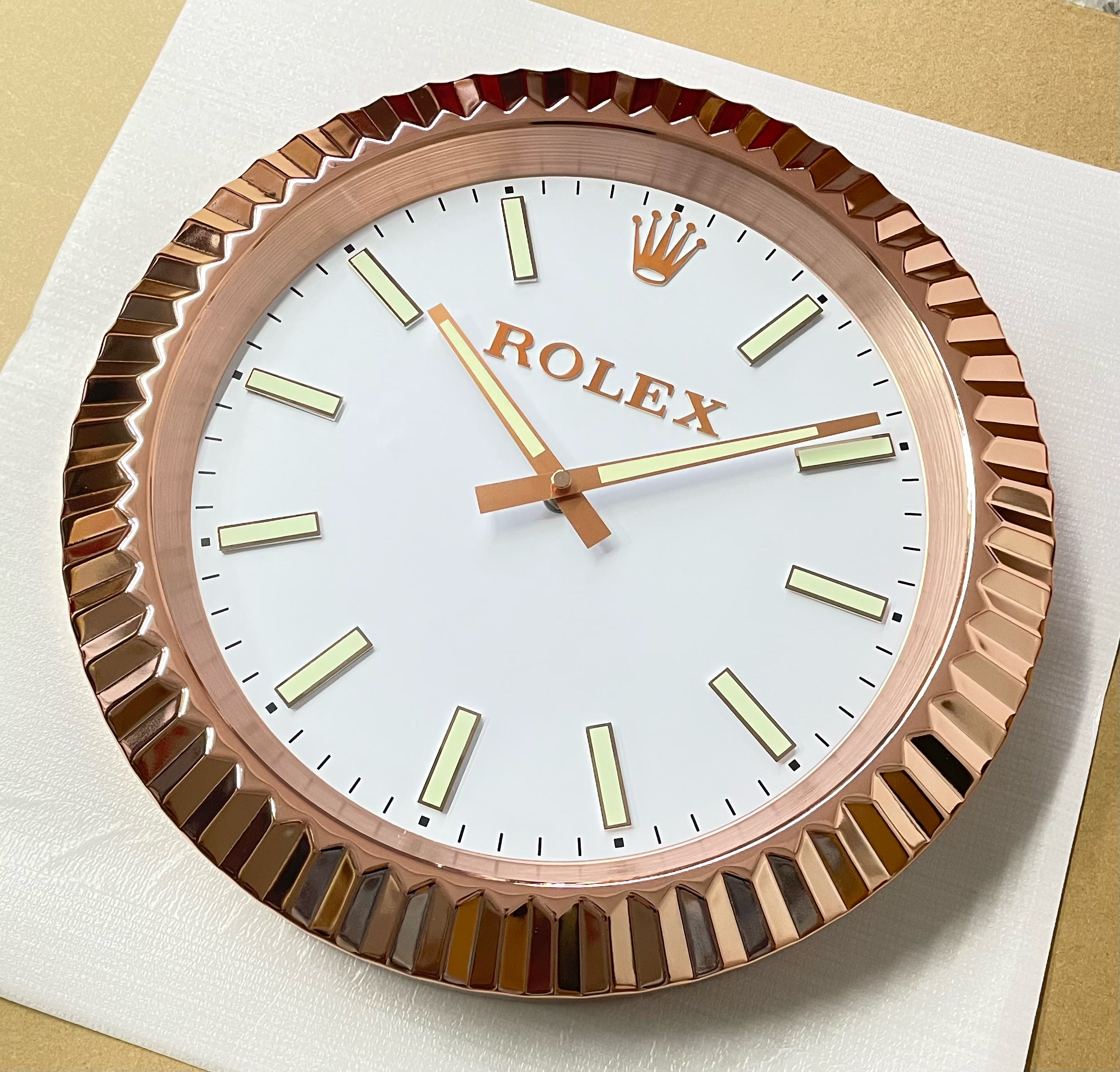 The Timeless Appeal of Luxury Designer Wall Clocks