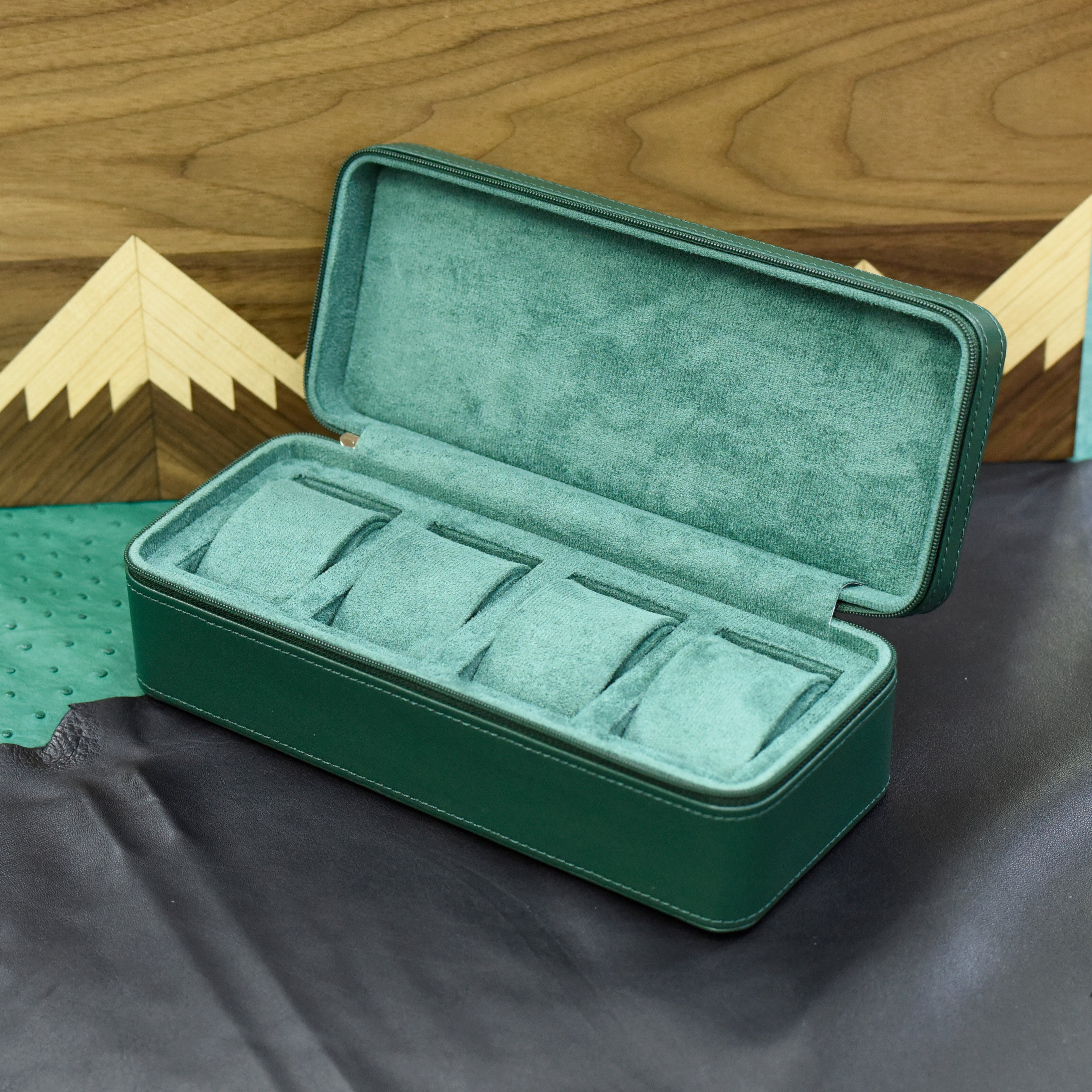 Voyager 4 | Compact Watch Travel Case