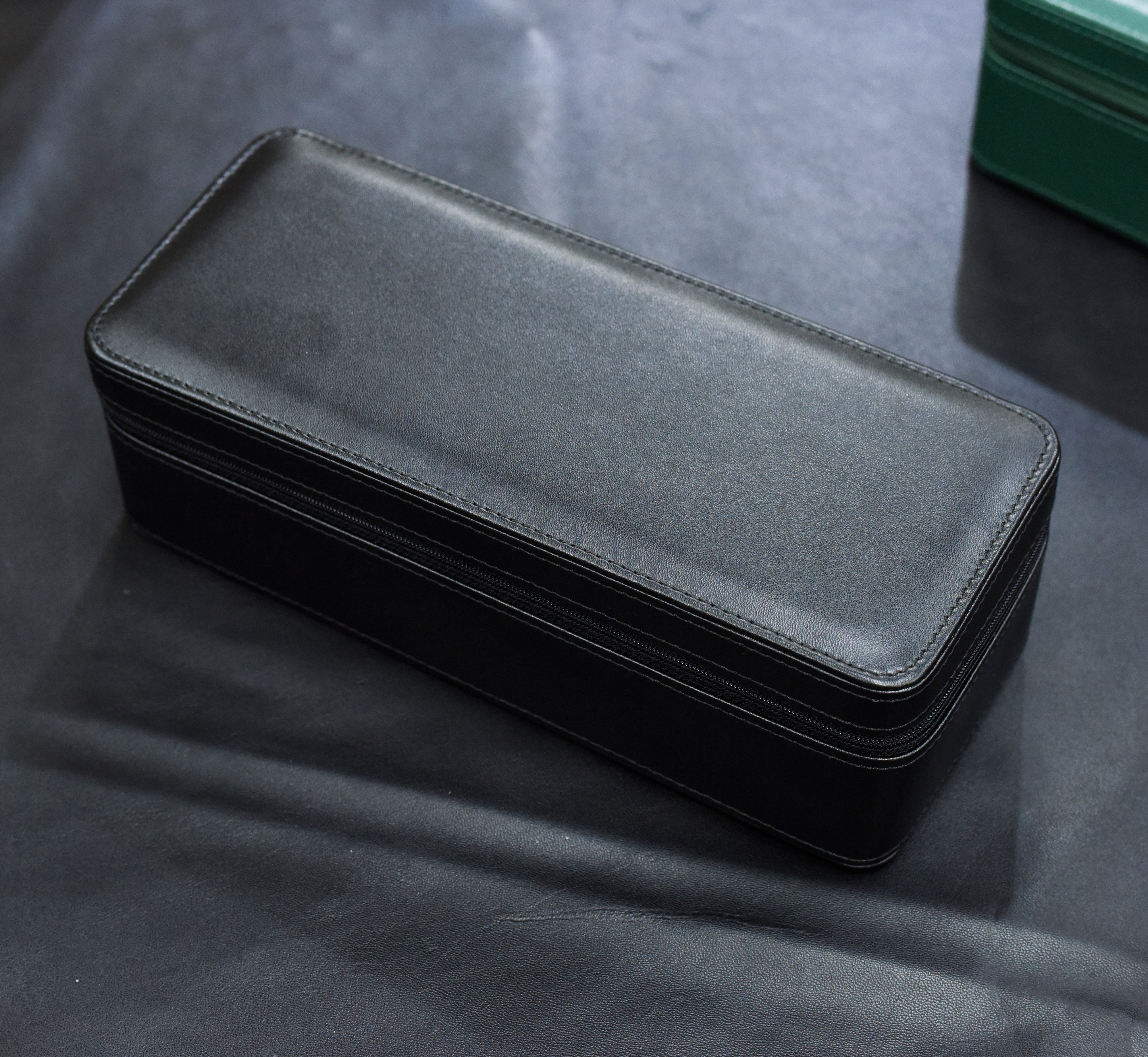 Voyager 4 | Compact Watch Travel Case