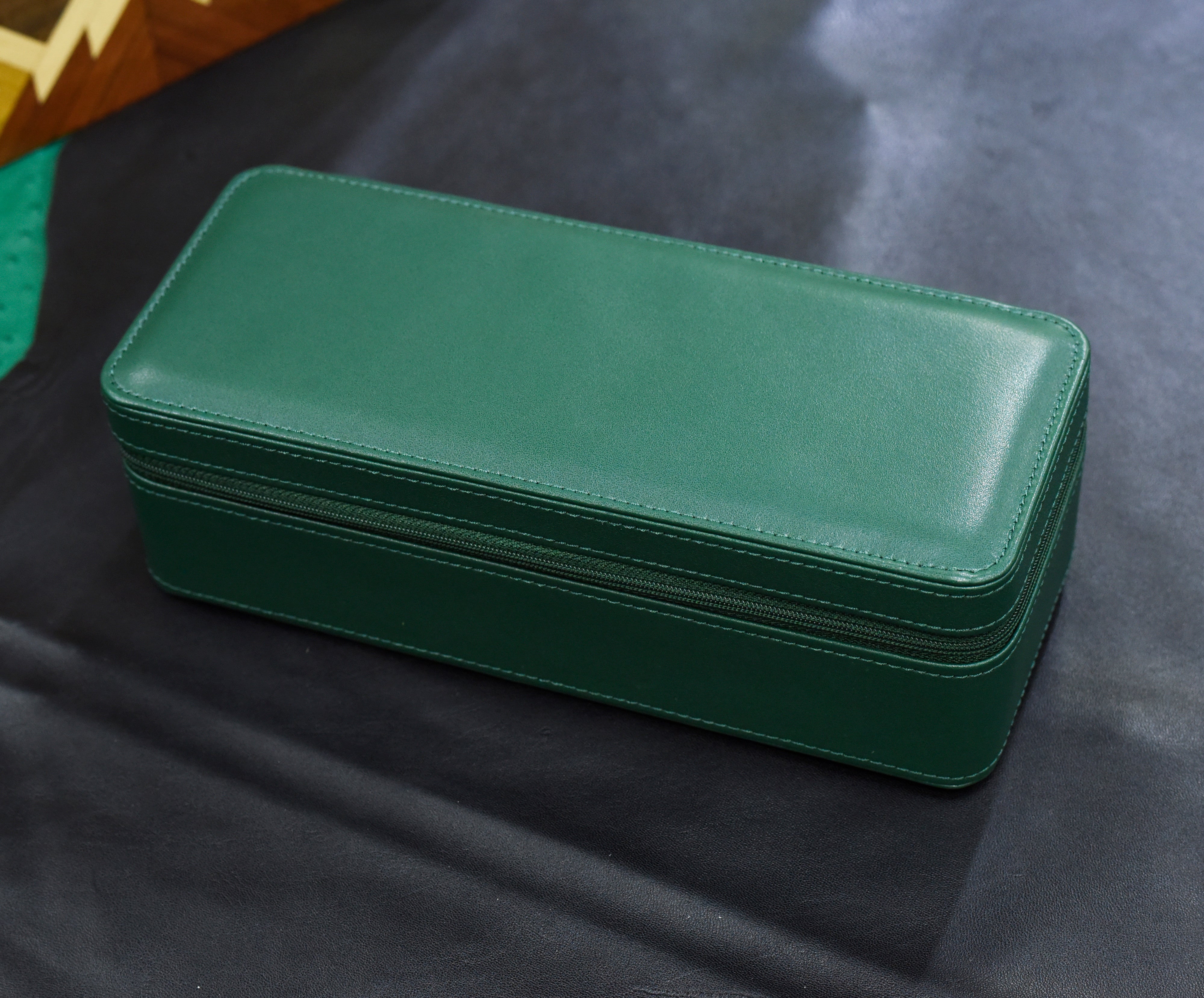 Voyager 4 | Compact Watch Travel Case