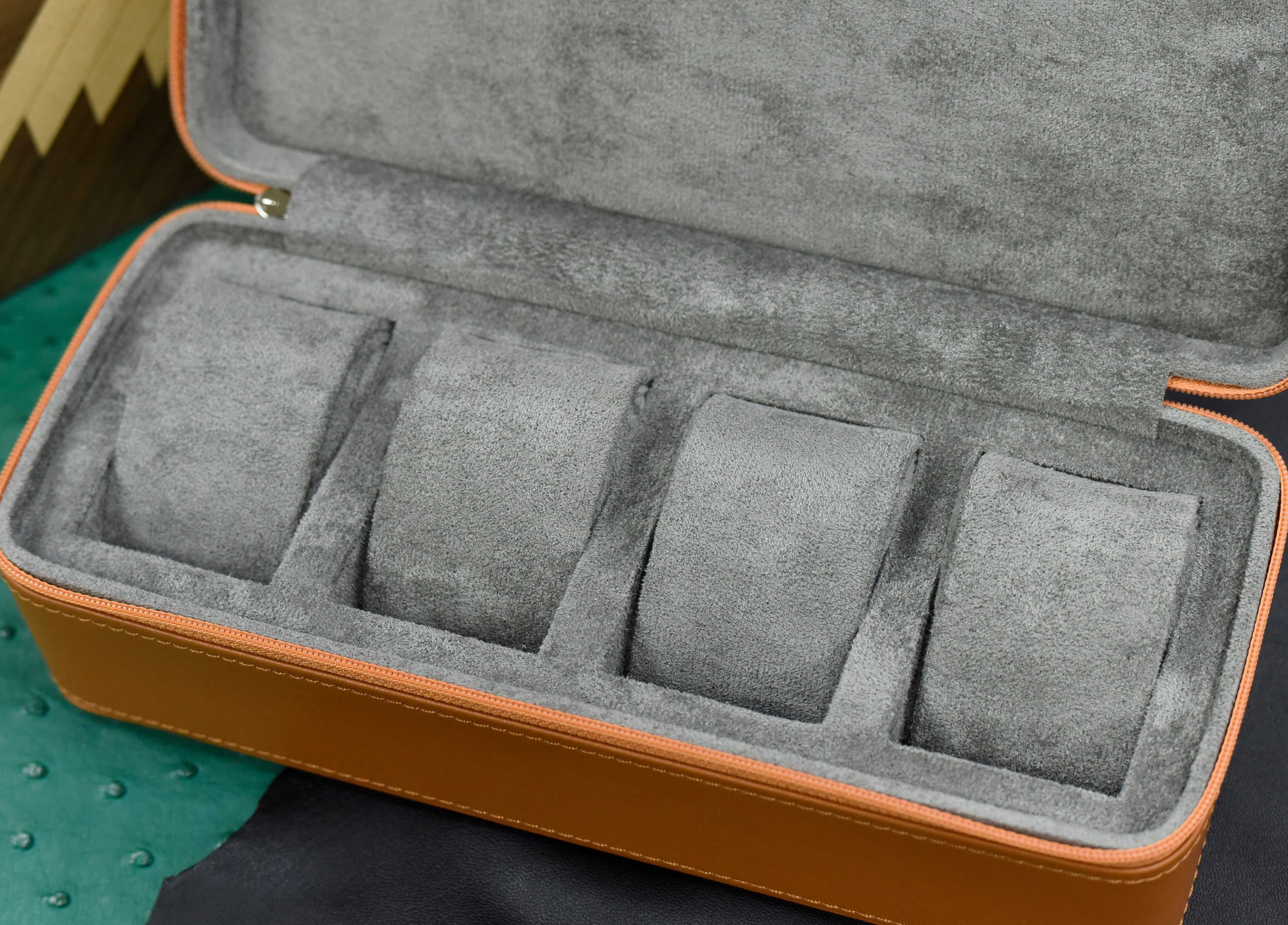 Voyager 4 | Compact Watch Travel Case