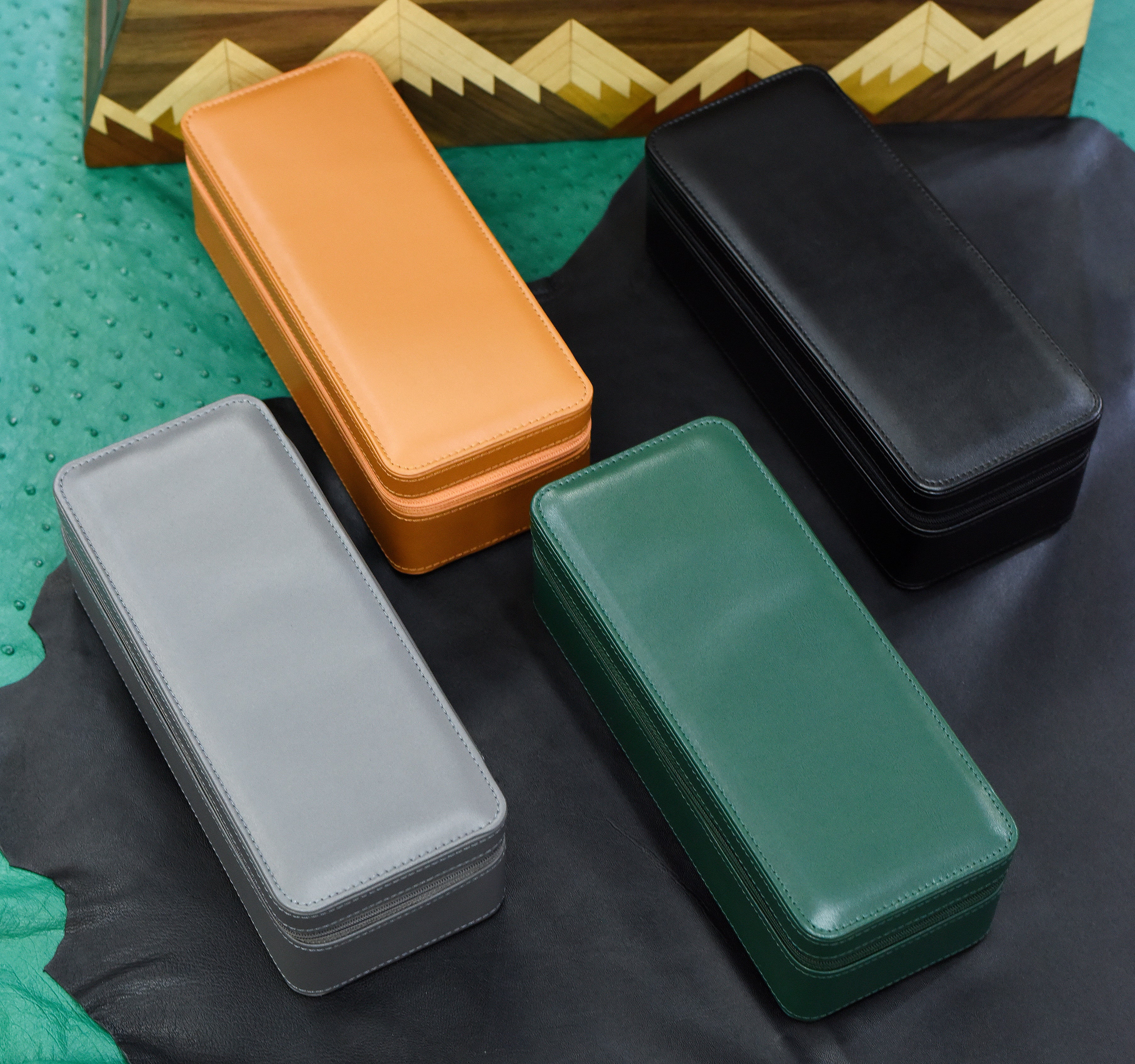 Voyager 4 | Compact Watch Travel Case